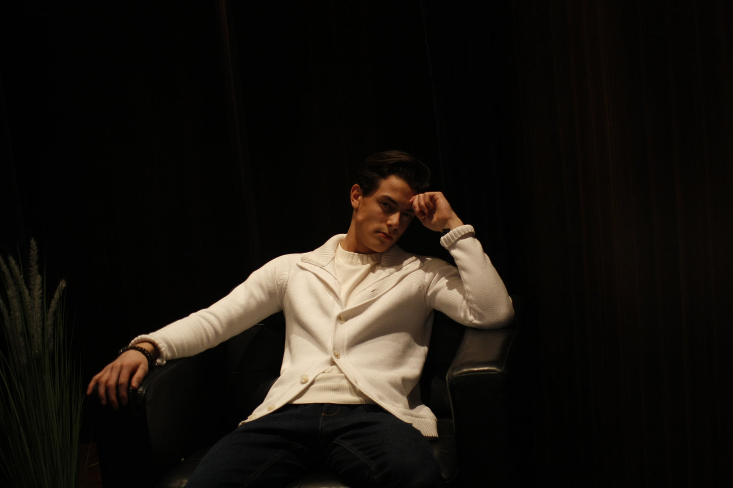 Full-Wjhite cardigen