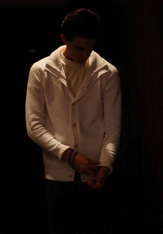 Full-Wjhite cardigen